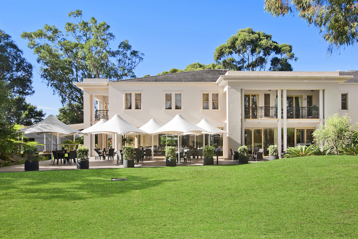 Brookside Restaurant Terrace