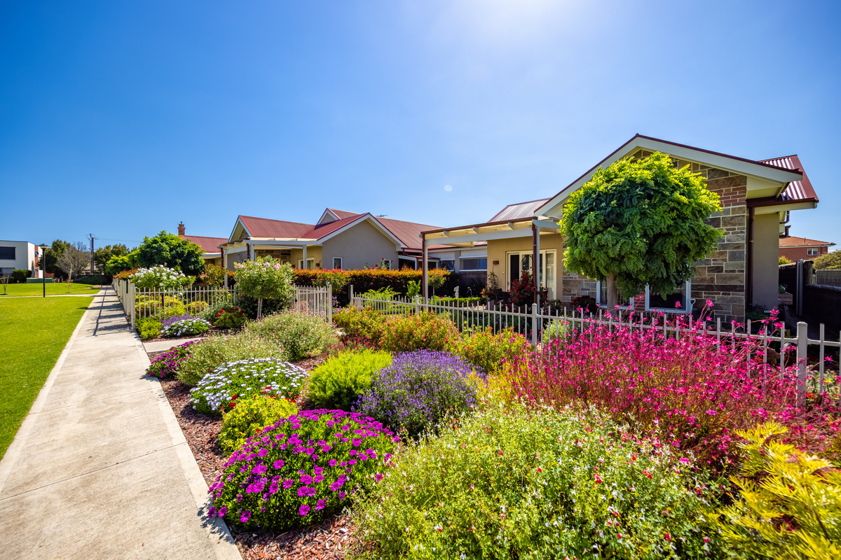 Townsend Park exterior house and garden