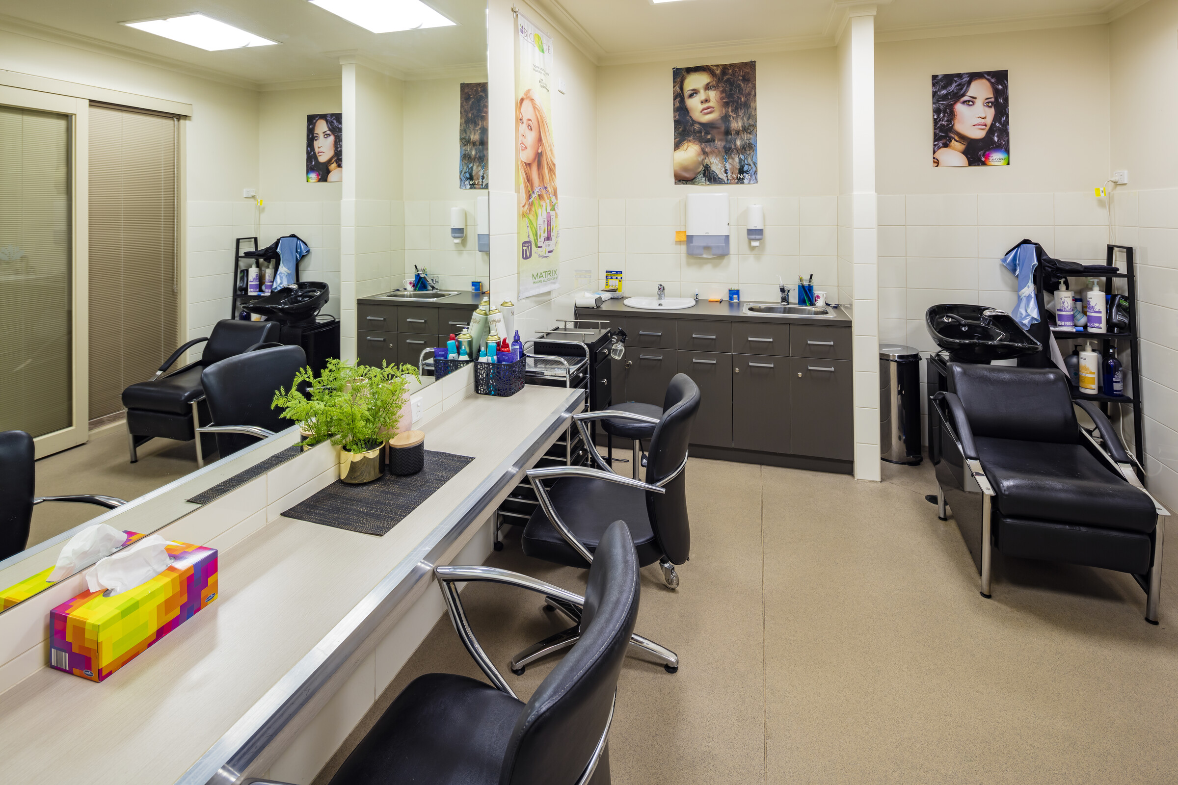 Waverley Country Club hairdressing salon/barber