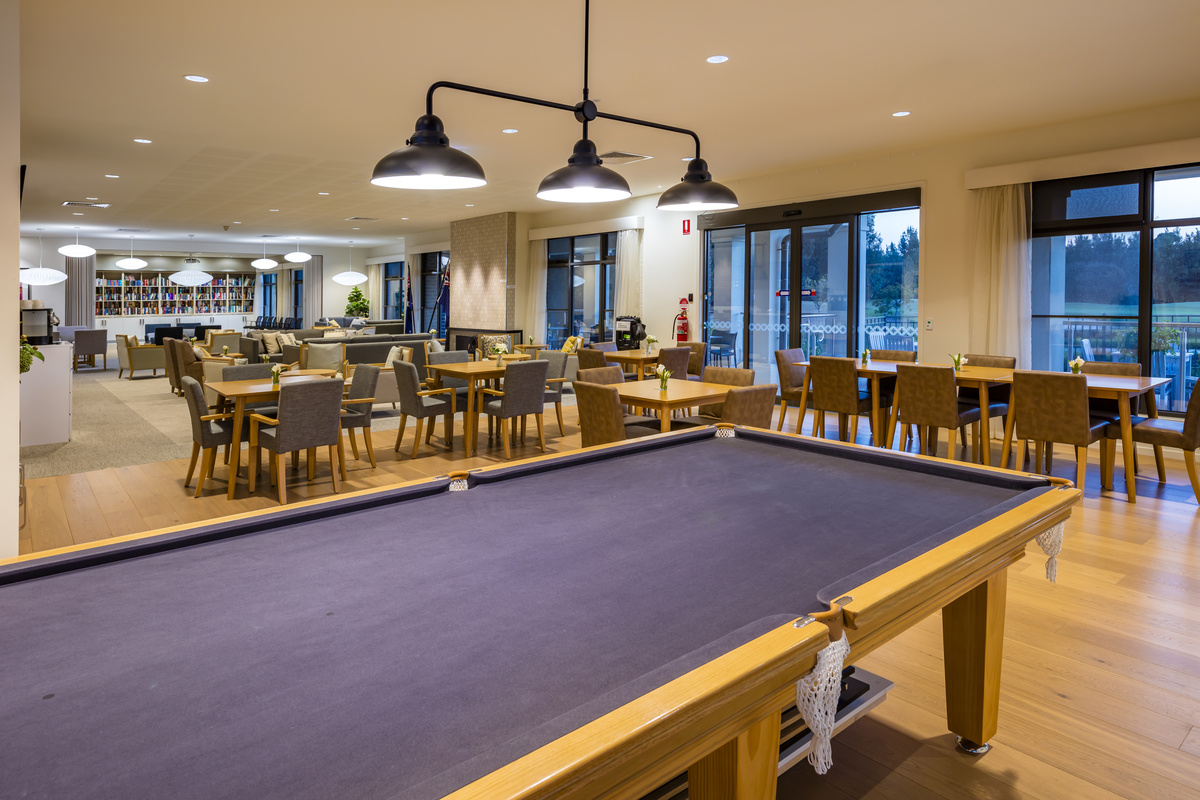 The Links at Waterford pool table in dining area