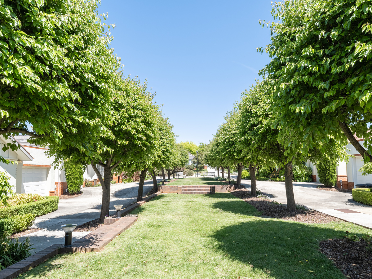 The beautiful gardens of Annesley Bowral