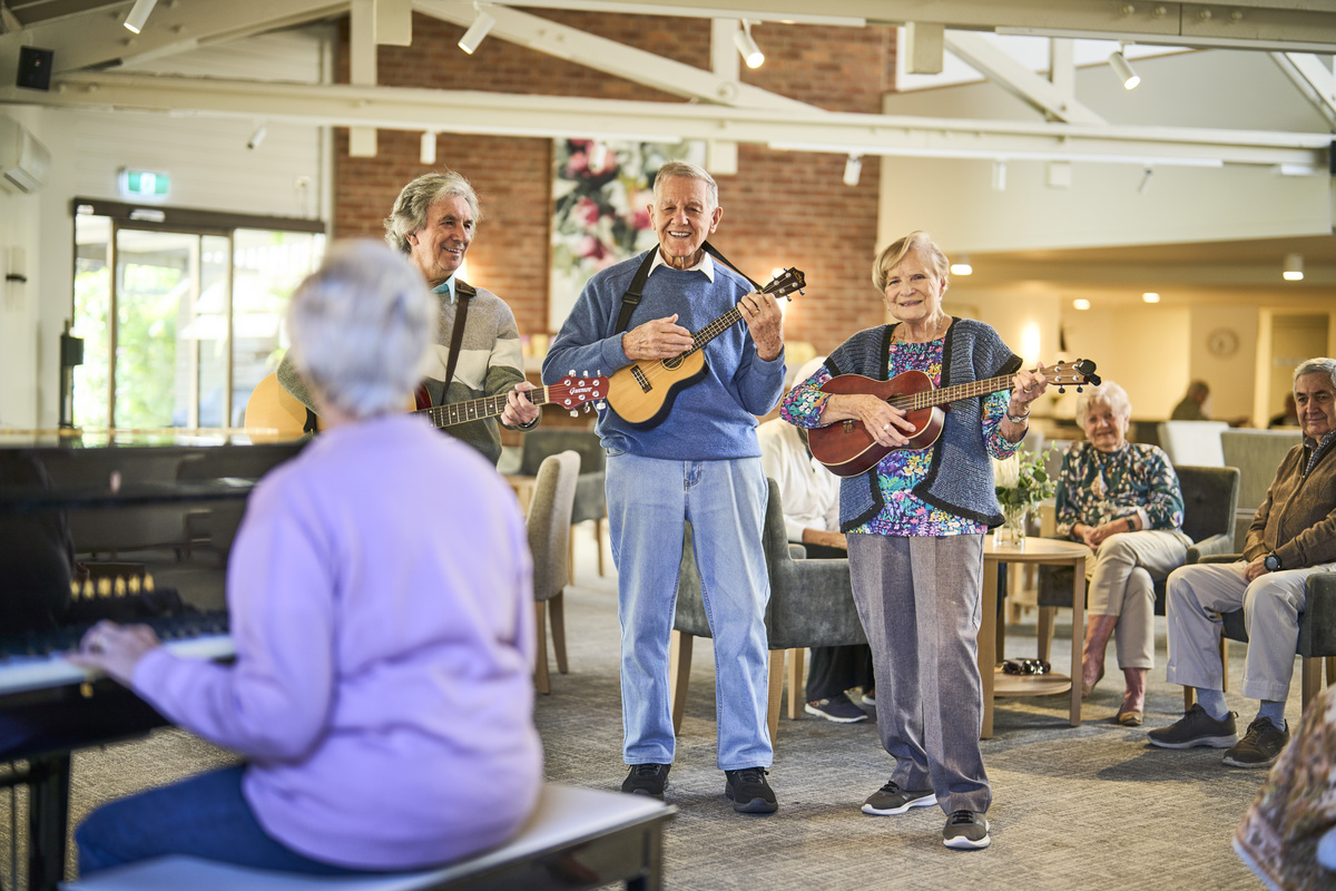 DWGV - Dee Why Gardens - Resident Band performing in Clubhouse