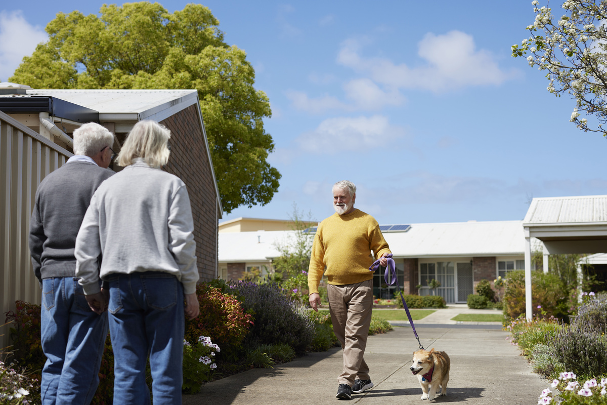 Heathglen Village residents meeting with dog 
