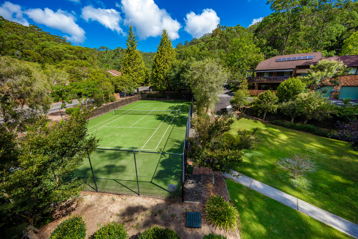 WYOV - Henry Kendall Gardens - Village Photography Tennis Courts