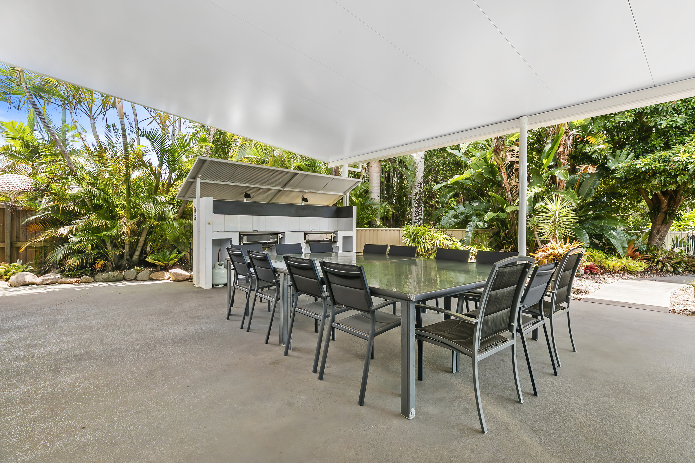 BUMV - Hibiscus Buderim Meadows Outdoor BBQ Area