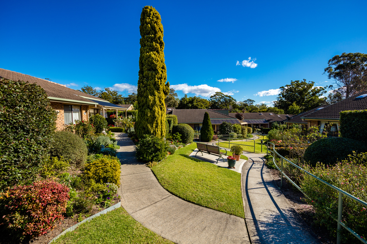 LUTV - Lutanda Manor - Village Photography House and Walking Paths