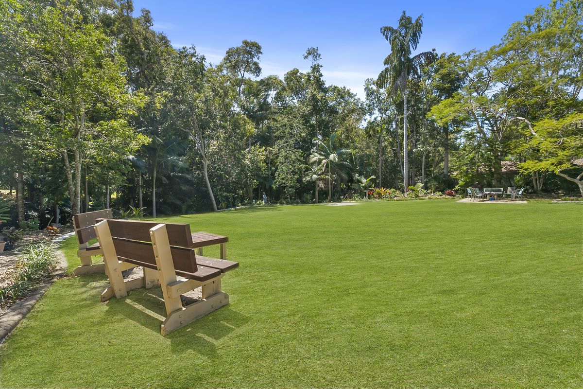 NOOV  - Hibiscus Noosa Outlook - Village Photography Outdoor Table Setting