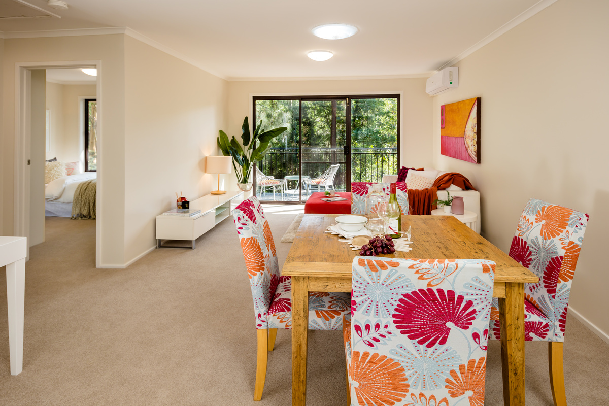 WYOV - Henry Kendall Gardens - Village Photography Interior Villa dining