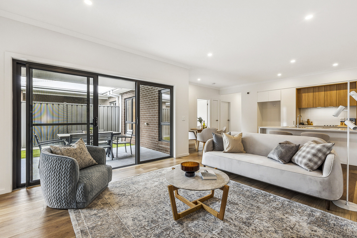 Sherwin Rise Perseus Display