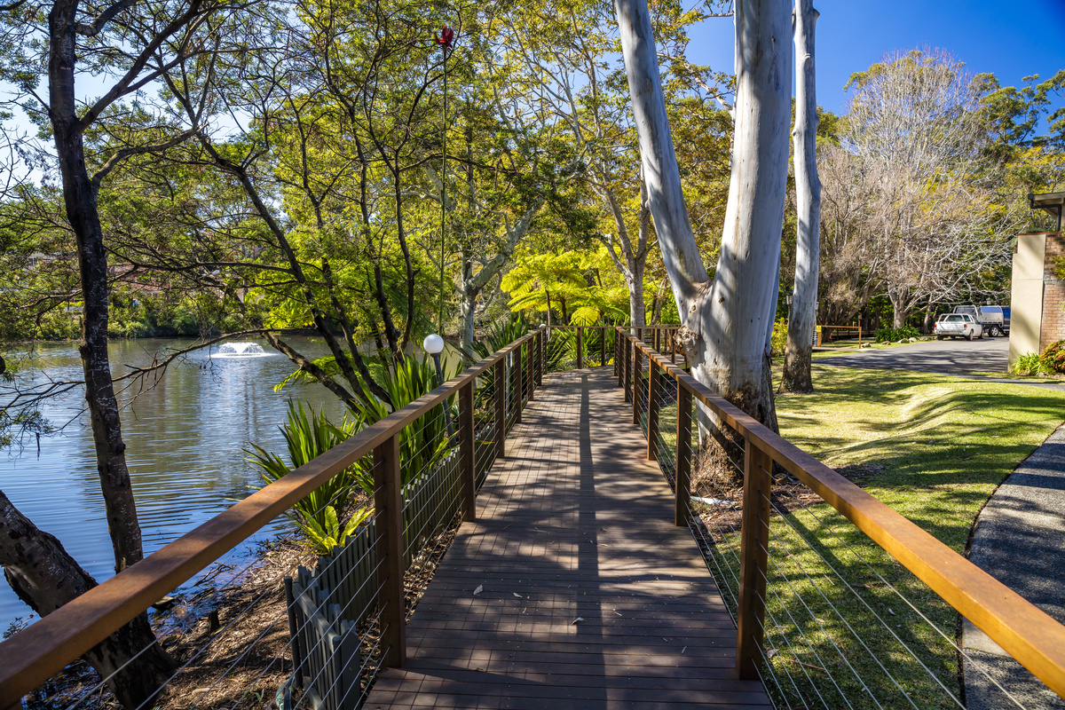 Brentwood Village - Village Photography Bridge