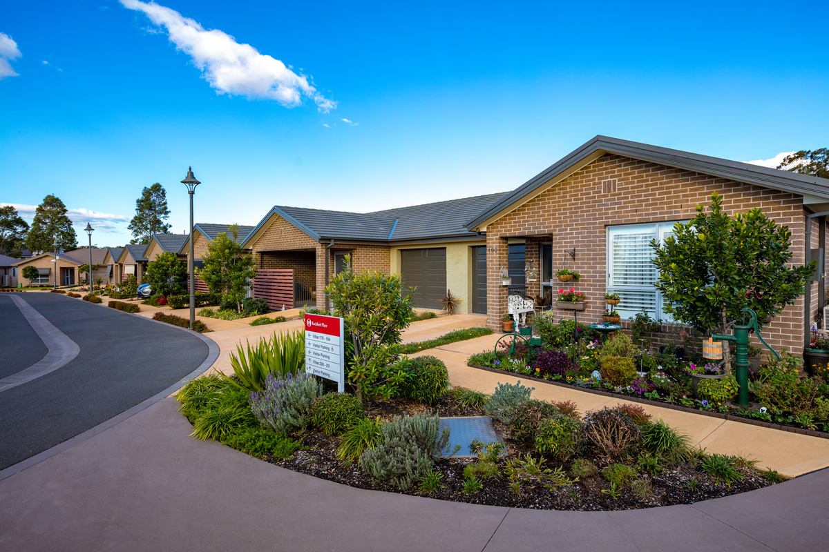 RPRV - Rochford Place - Village Photography Homes on Street