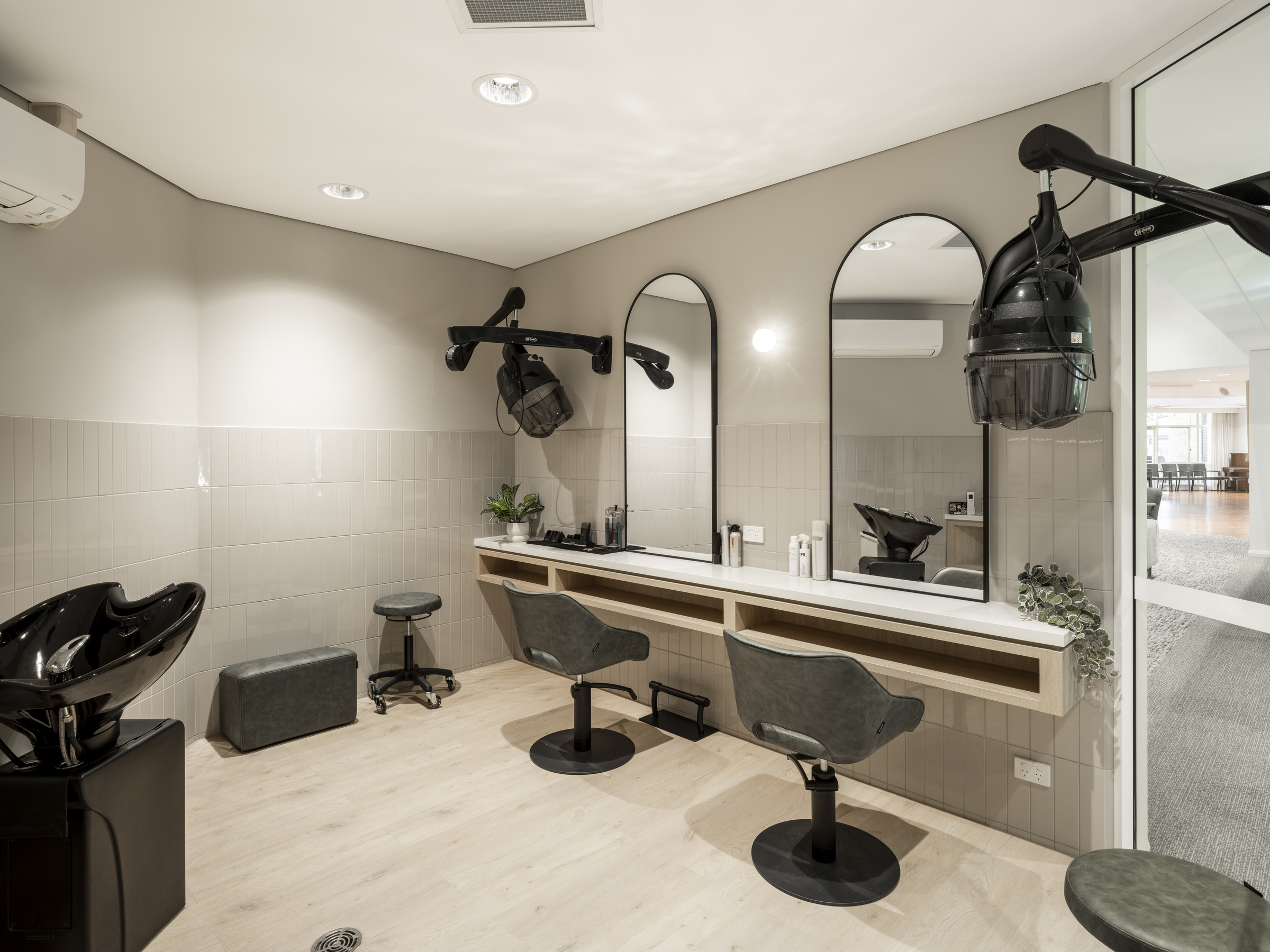 Lutanda Manor community center village amenities Area|Community