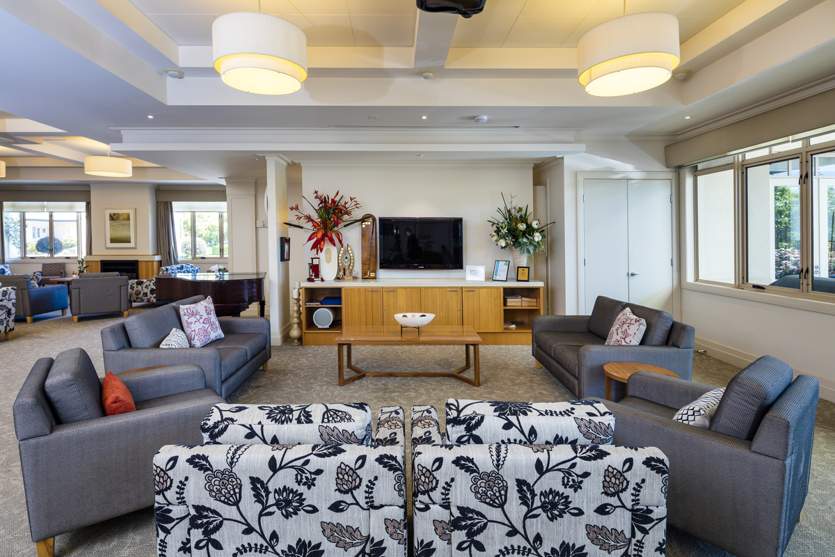 Waverley Country Club lounge area with television and comfortable seating