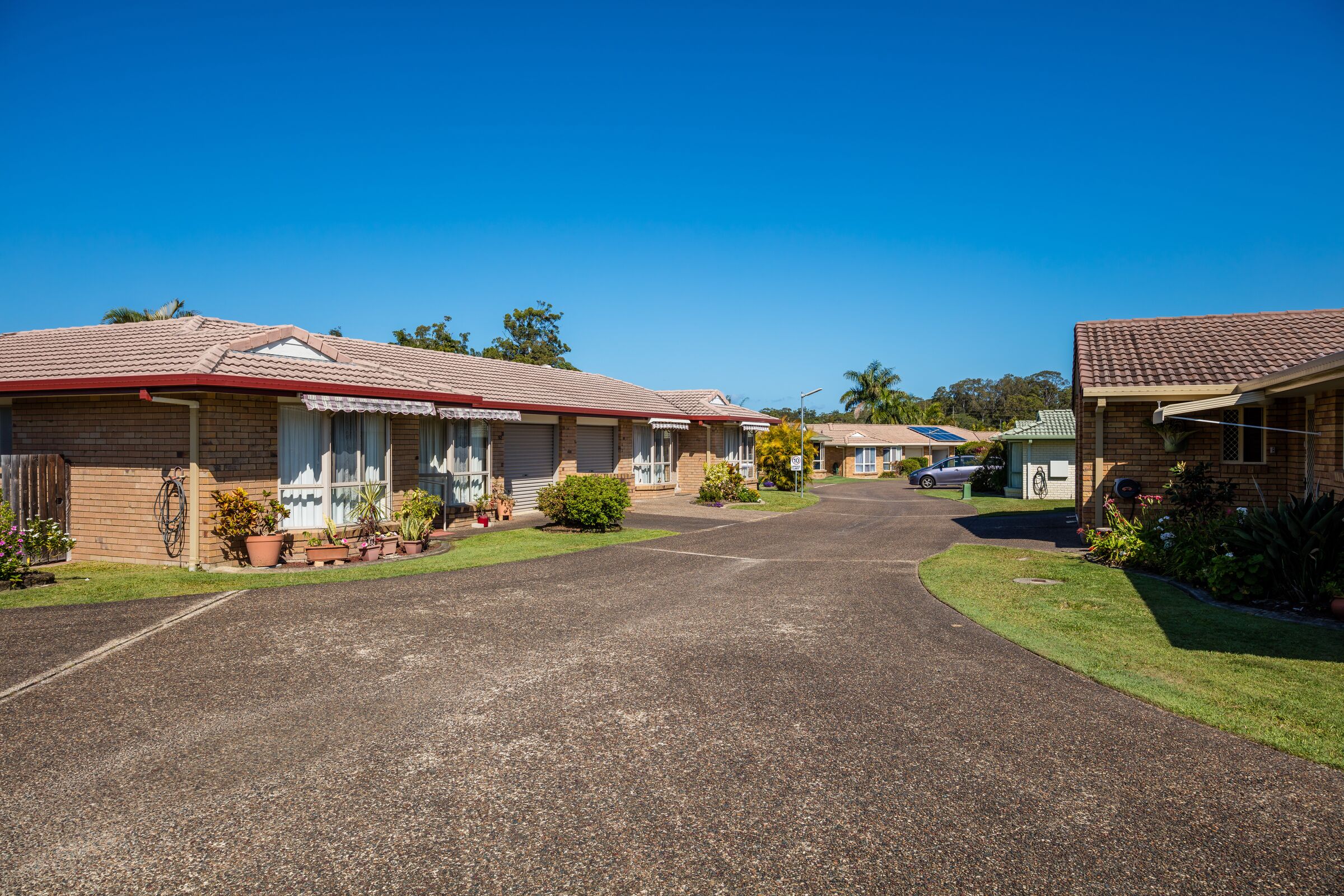 BUMV - Hibiscus Buderim Meadows - Village Photography streetscrape