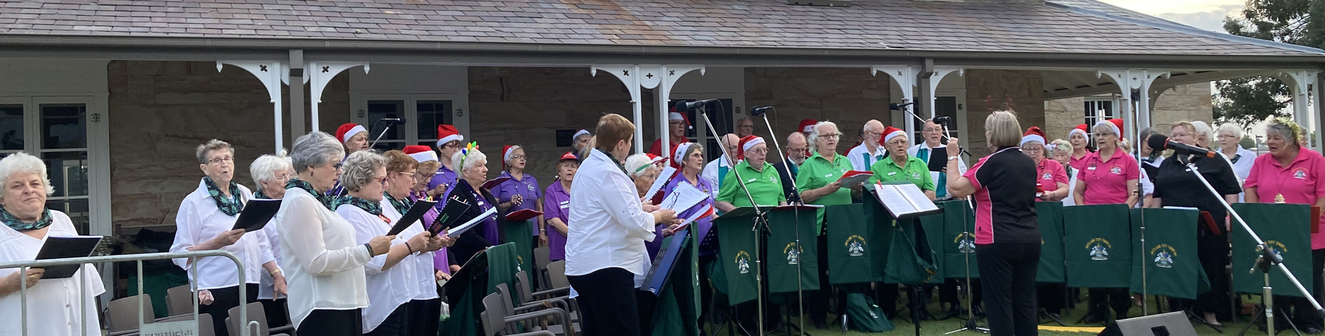 The choir sings at Carols at Closebourne