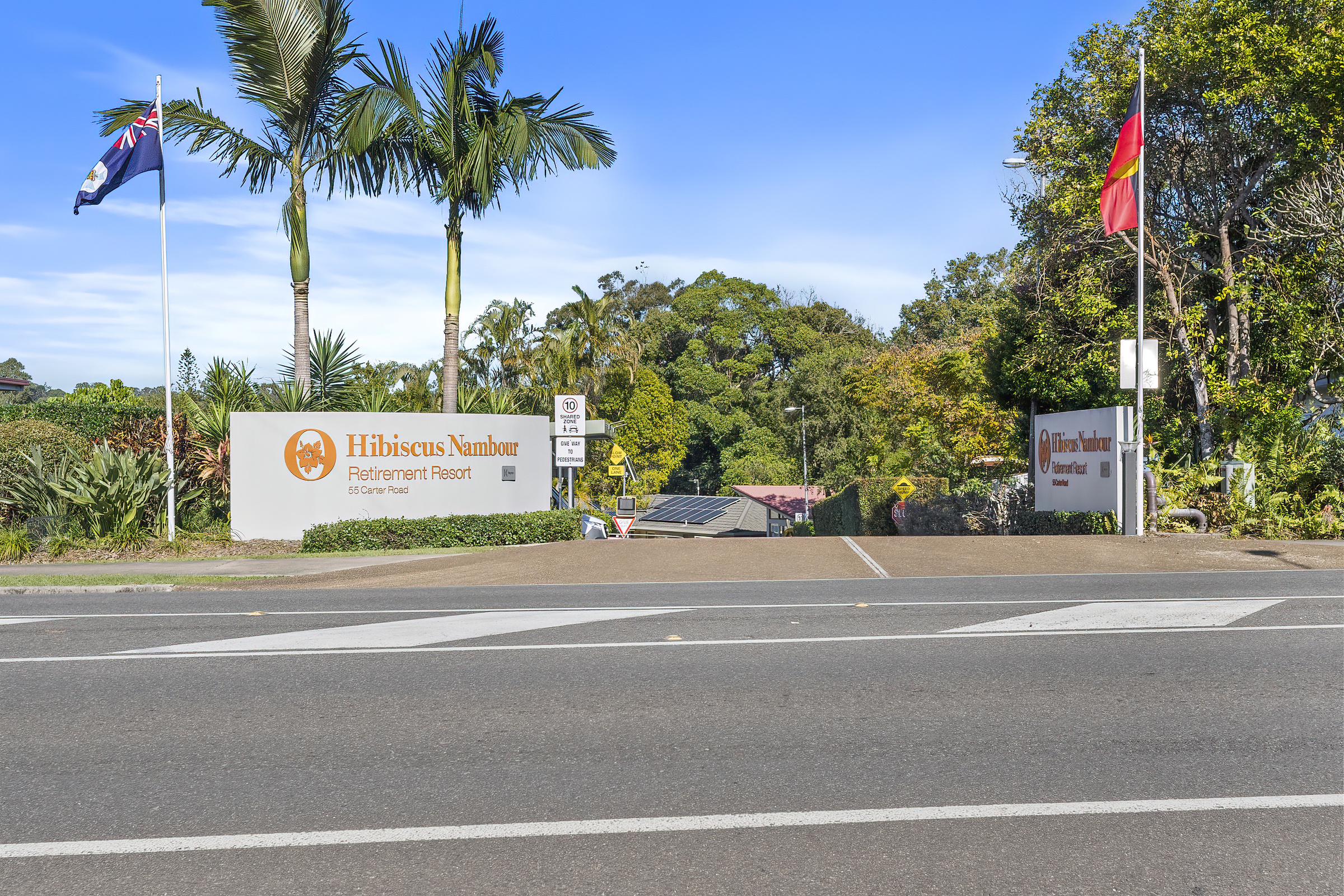 Hibiscus Nambour - Entry