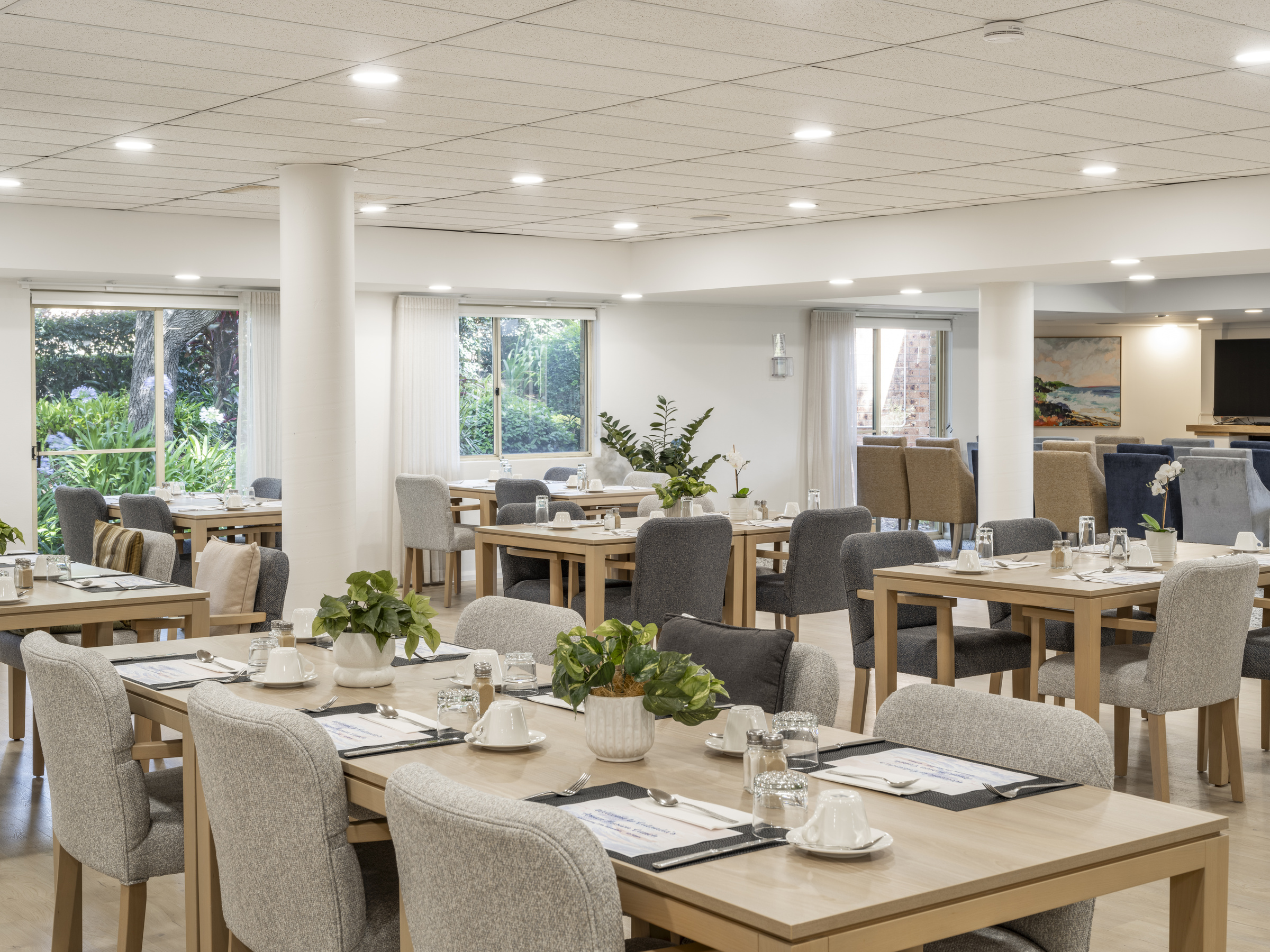 Lutanda Manor community center village amenities Area| Dining Room