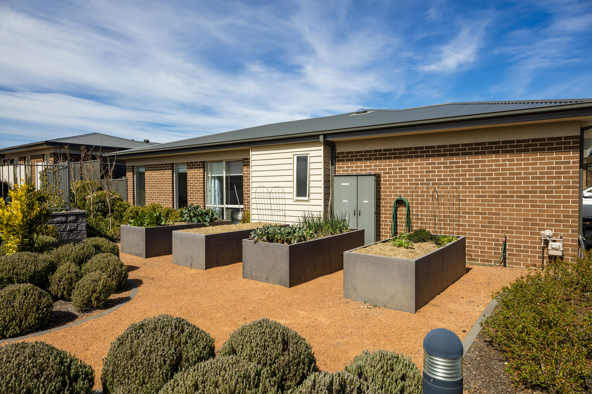 Isabella Gardens Village Photography Garden Beds