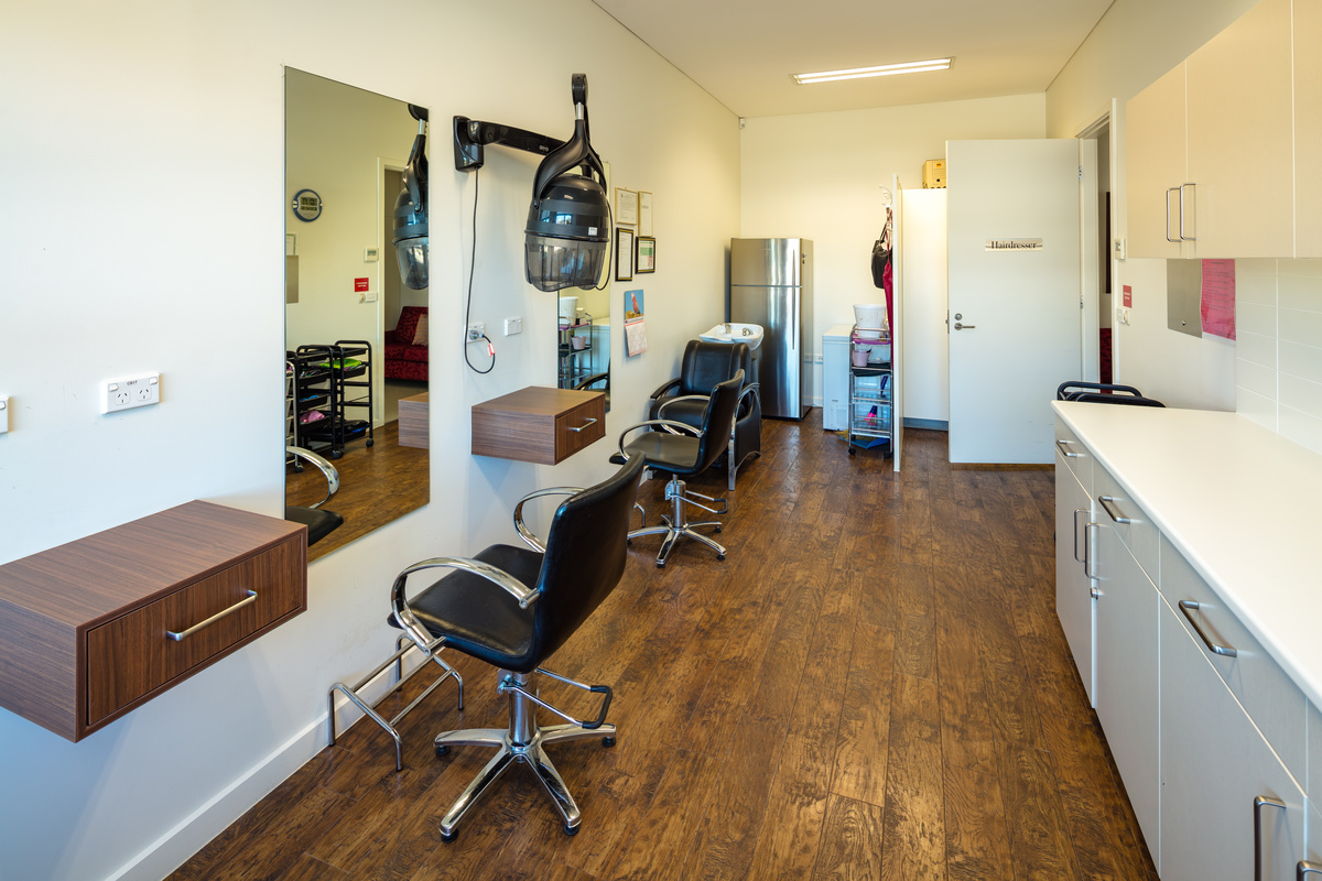 RPRV - Rochford Place - Village Photography Barber
