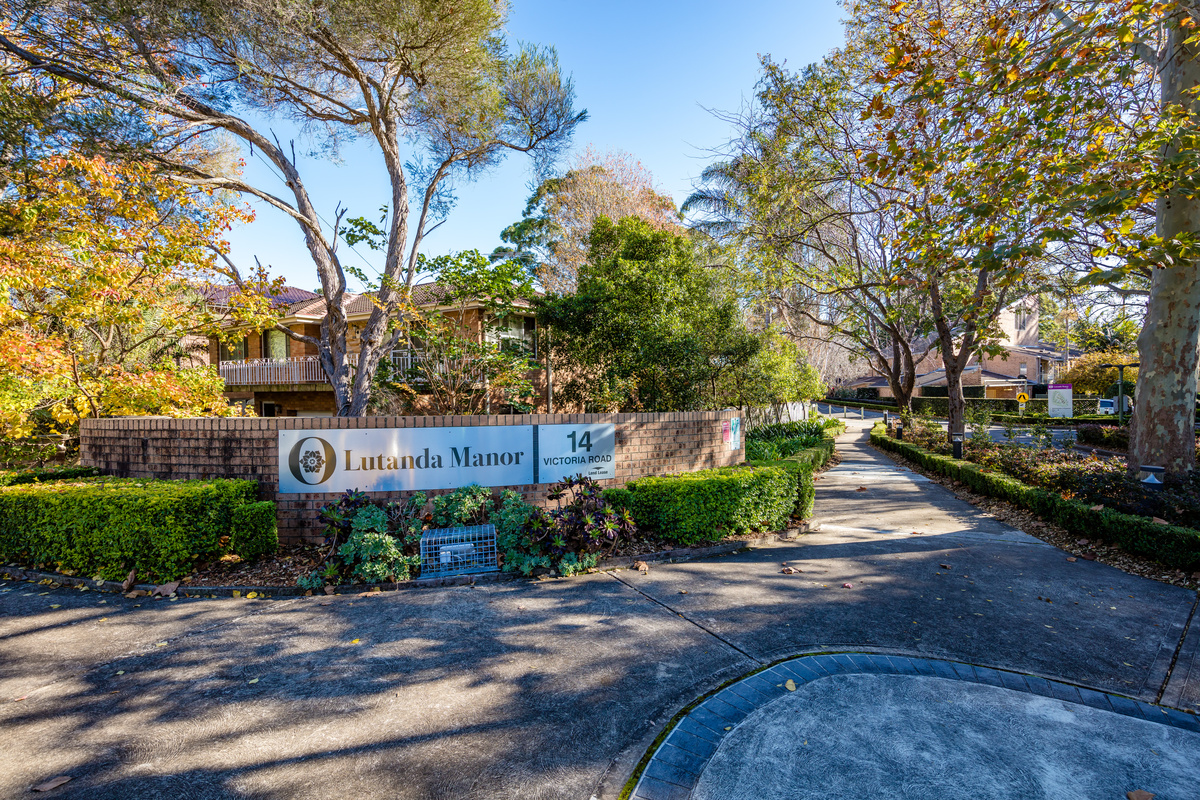 LUTV - Lutanda Manor - Village Photography Entrance