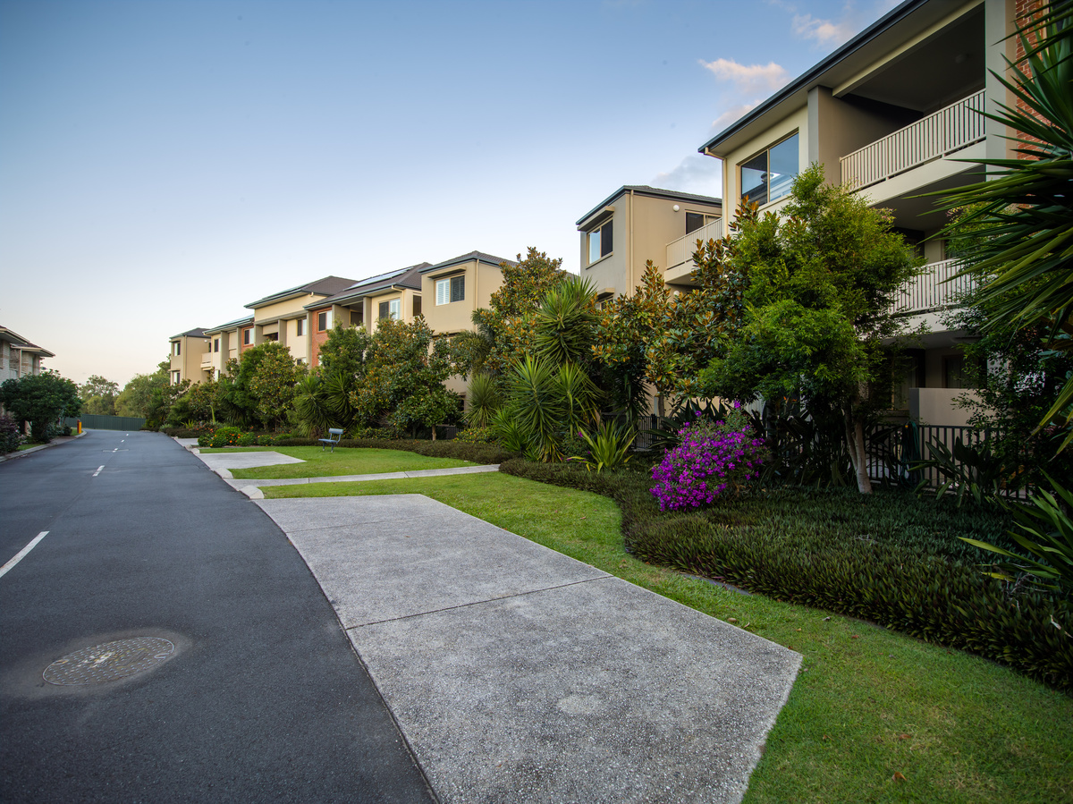 GALV - The Gardens on Linfield - Village Photography Apartment Buildings