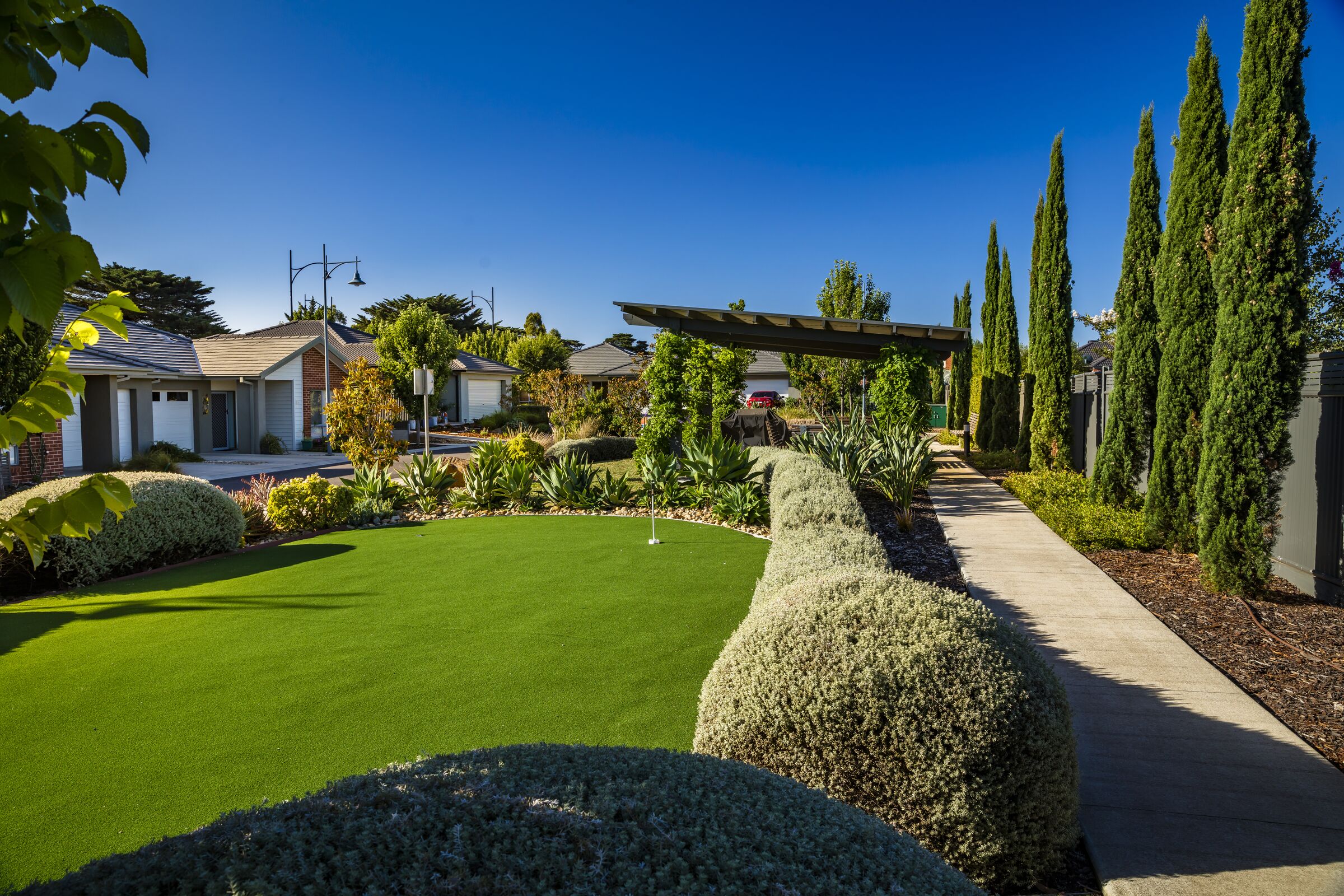 Caesia Gardens well maintained golf putting green