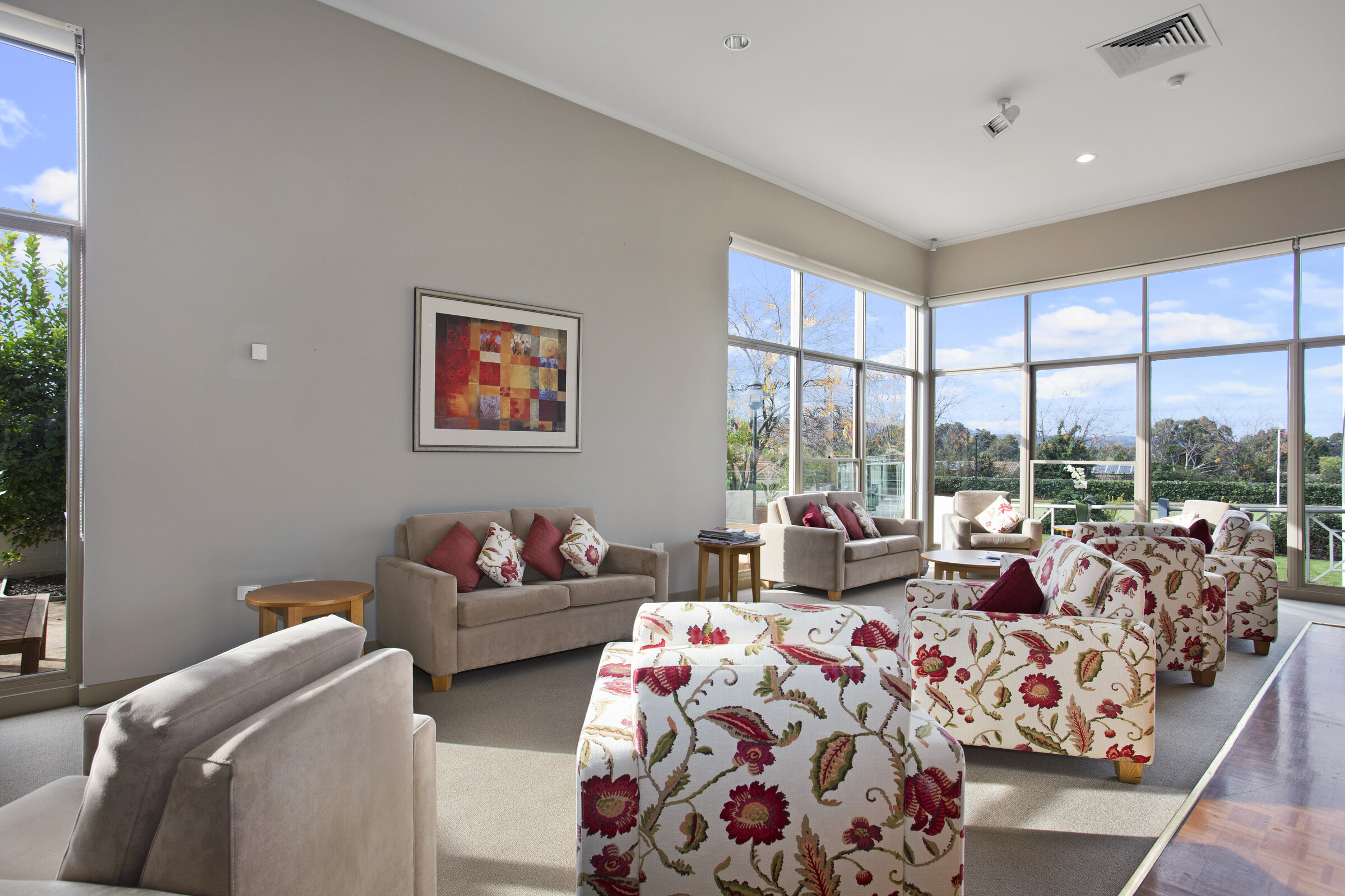 Peppertree Hill bright and airy lounge area with comfortable seats