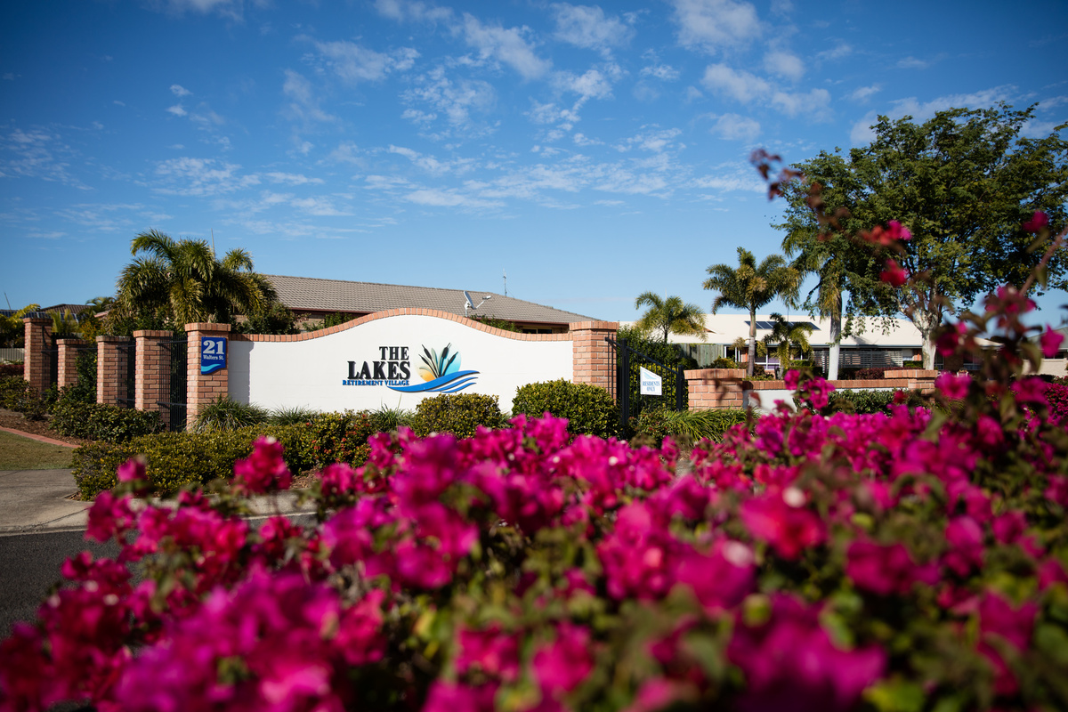 TLBV - The Lakes Bundaberg - Village Photography Gardens at Entrance