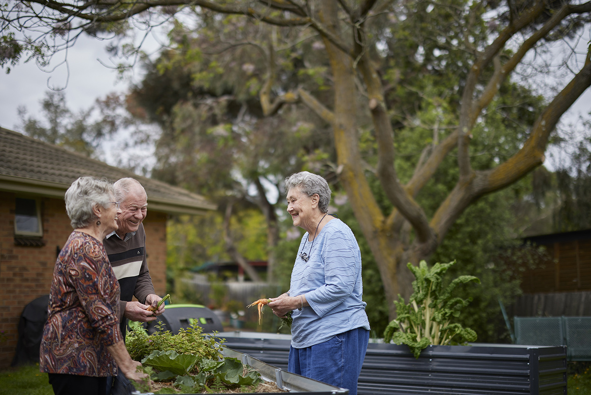 Viewbank Gardens residents gardening